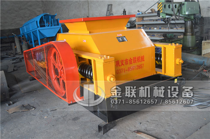 小型爪型強(qiáng)力破碎機(jī)投資少、見效快 小型爪型強(qiáng)力破碎機(jī)投資少、見效快