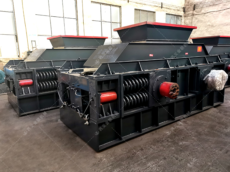 2PGY1208大型半自動液壓對輥制砂機發往廣西