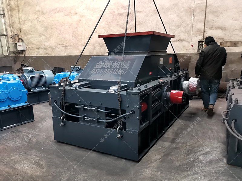 2PG1208型半自動液壓對輥制砂機發貨 發往烏魯木齊