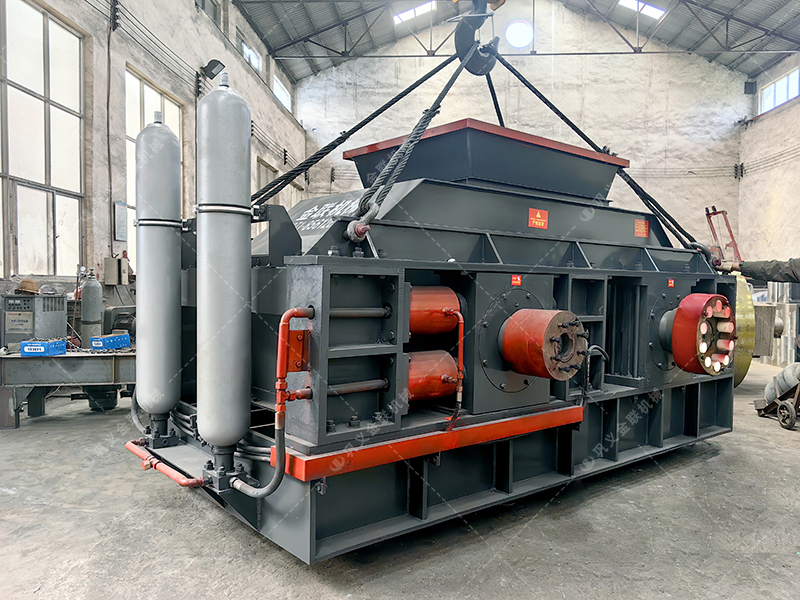 2PG1510半自動(dòng)大型液壓對(duì)輥破碎制砂機(jī)發(fā)往廣東