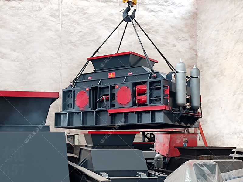 2PG1208大型液壓直聯(lián)對輥破碎機發(fā)往浙江