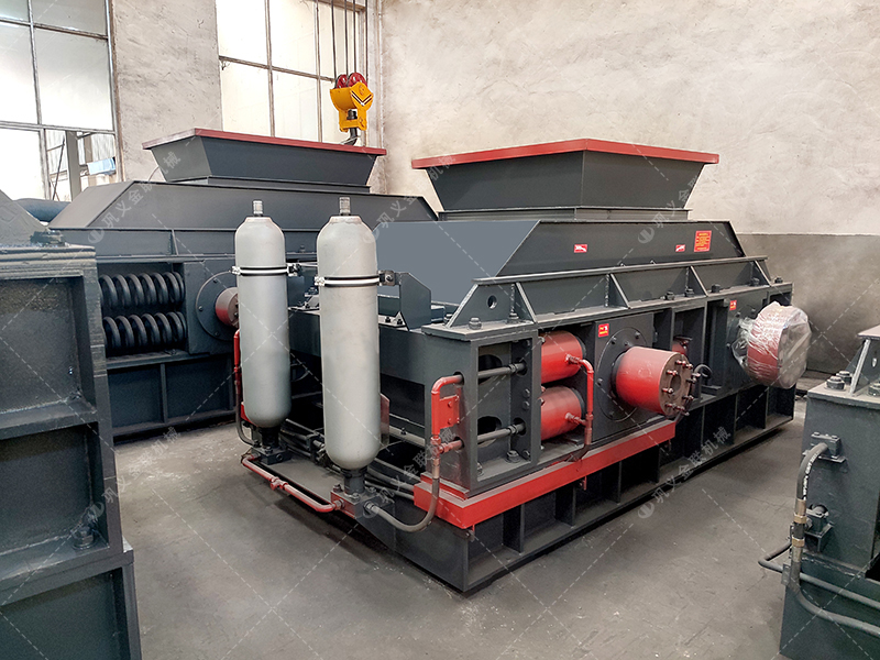 2PG1200x800型液壓直聯對輥破碎制砂機發貨