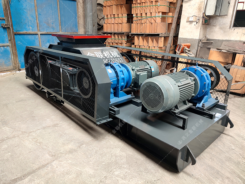 2PG400x400對輥破碎機發貨圖片_發往福建泉州_破碎瓜子石