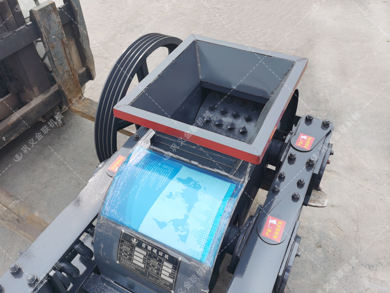 2PGC400X250小型雙齒輥破碎機發貨圖片_發往江蘇徐州_破碎玻璃